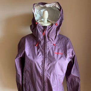 Patagonia  Woman’s Rain Jacket - size small